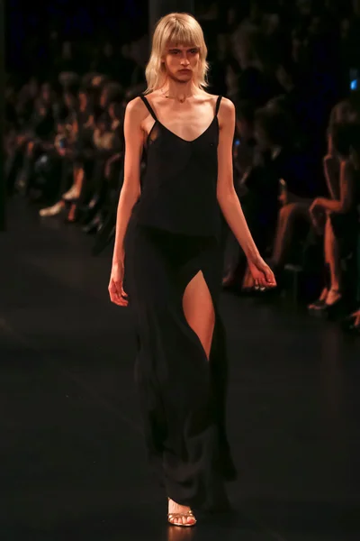 Look 60